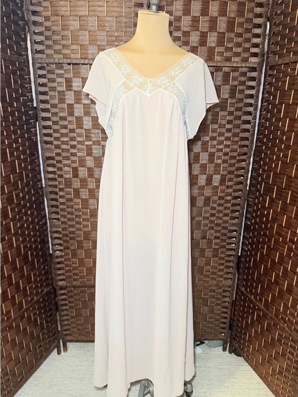 Vintage 1980s Valentino Intimo Neiman Marcus Blush Mauve Pink Nightgown